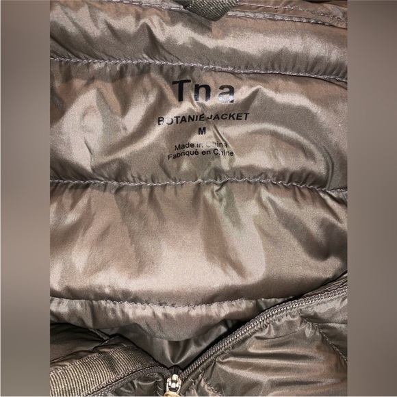TNA Aritzia Botanie Little Puff Jacket Taupe Medium - Picture 4 of 7